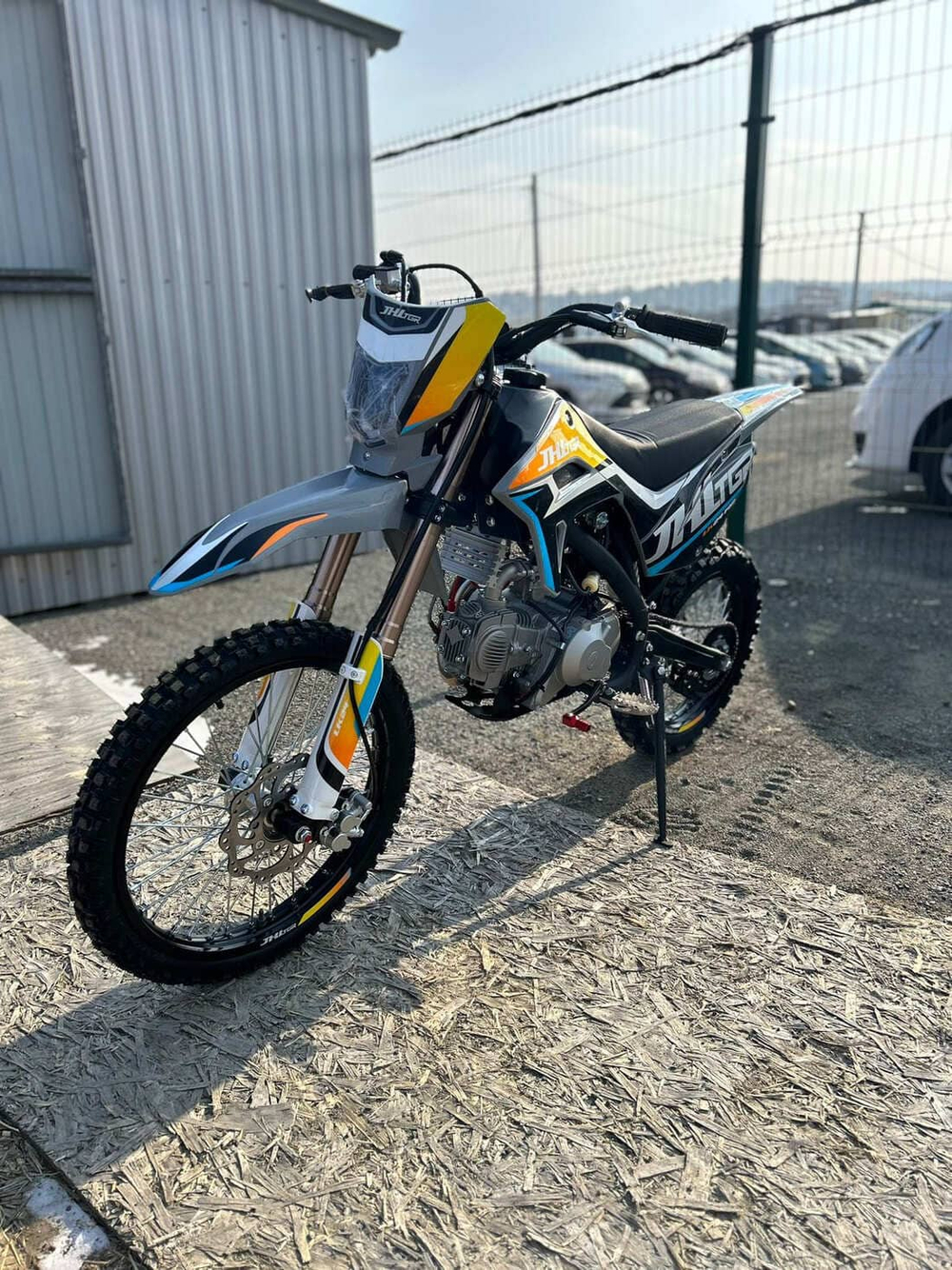 Мотоцикл JHL LK24 YX140EM 19/16 PITBIKE