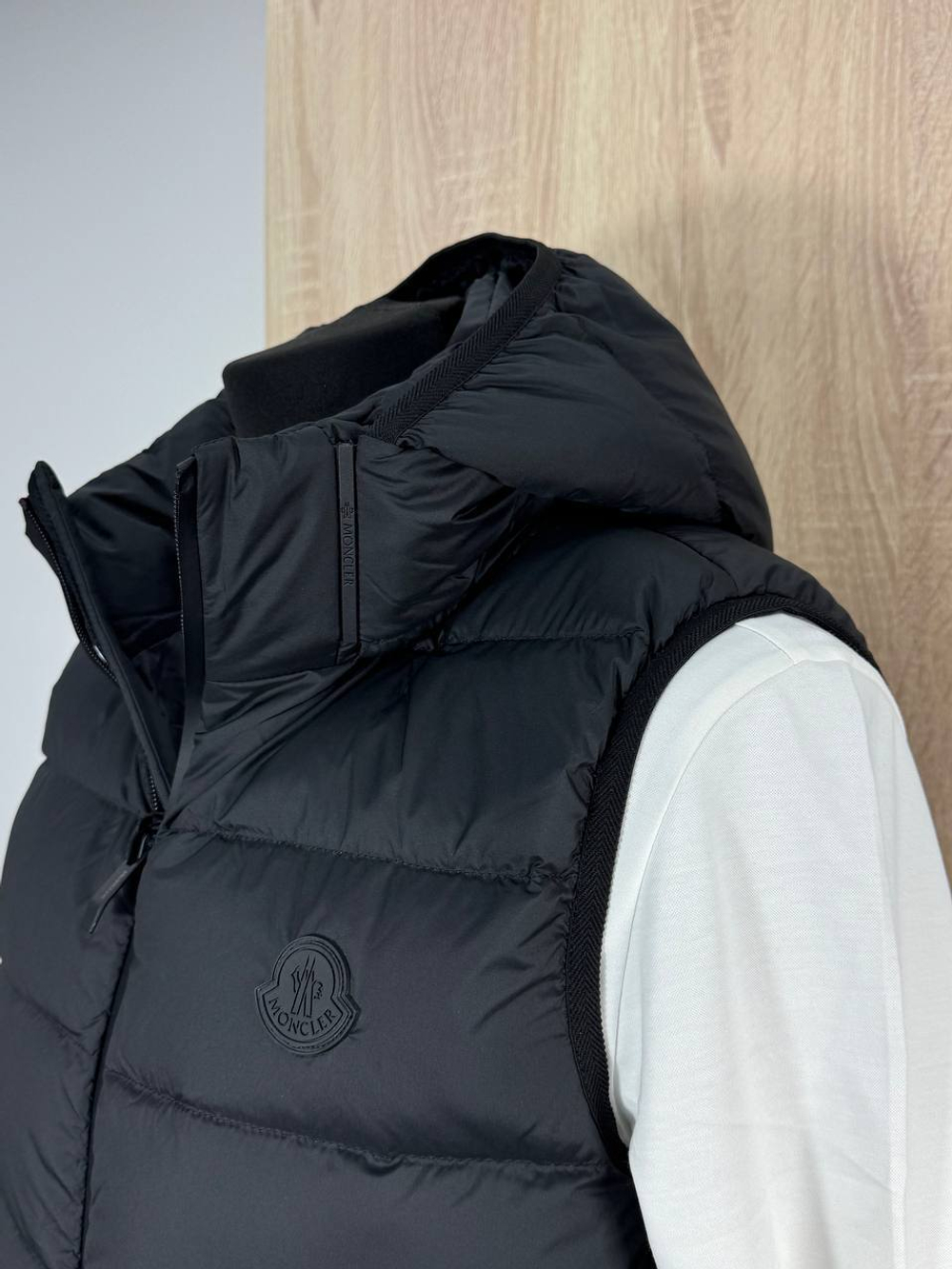 Безрукавка Moncler