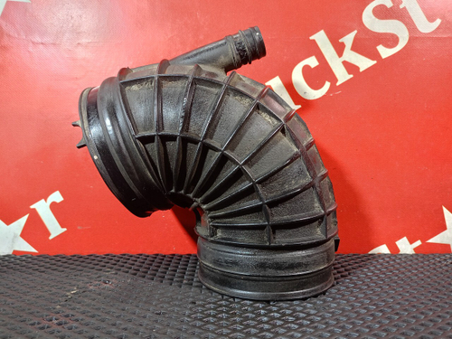 Патрубок воздушного фильтра