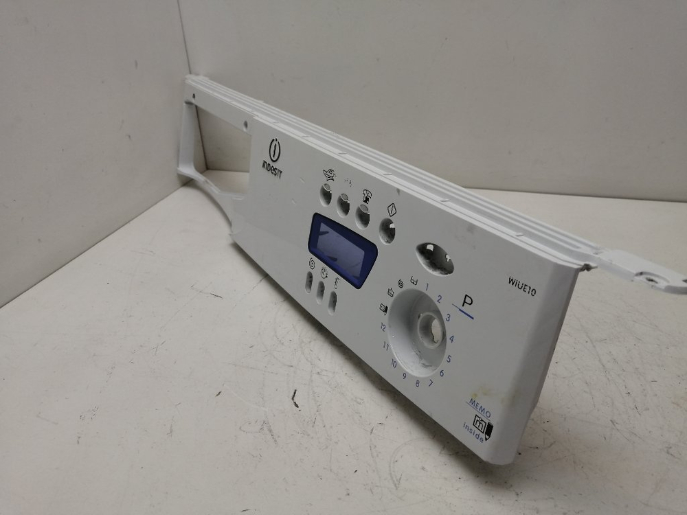 WIUE10 кт91 Лицевая панель для стиральной машины Indesit 148028359 б/у