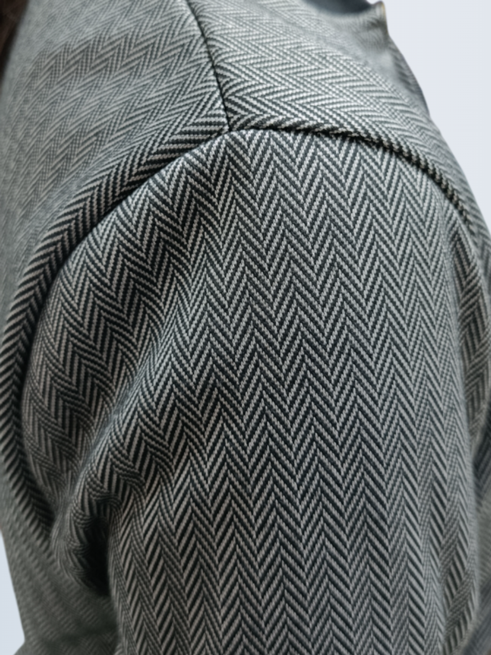 20842 Костюм женский (брюки-палаццо и бомбер) черный в елочку жаккард (52)