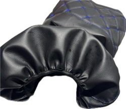 Чехол на штатный подлокотник Лада Веста (синяя нить Бабочка)