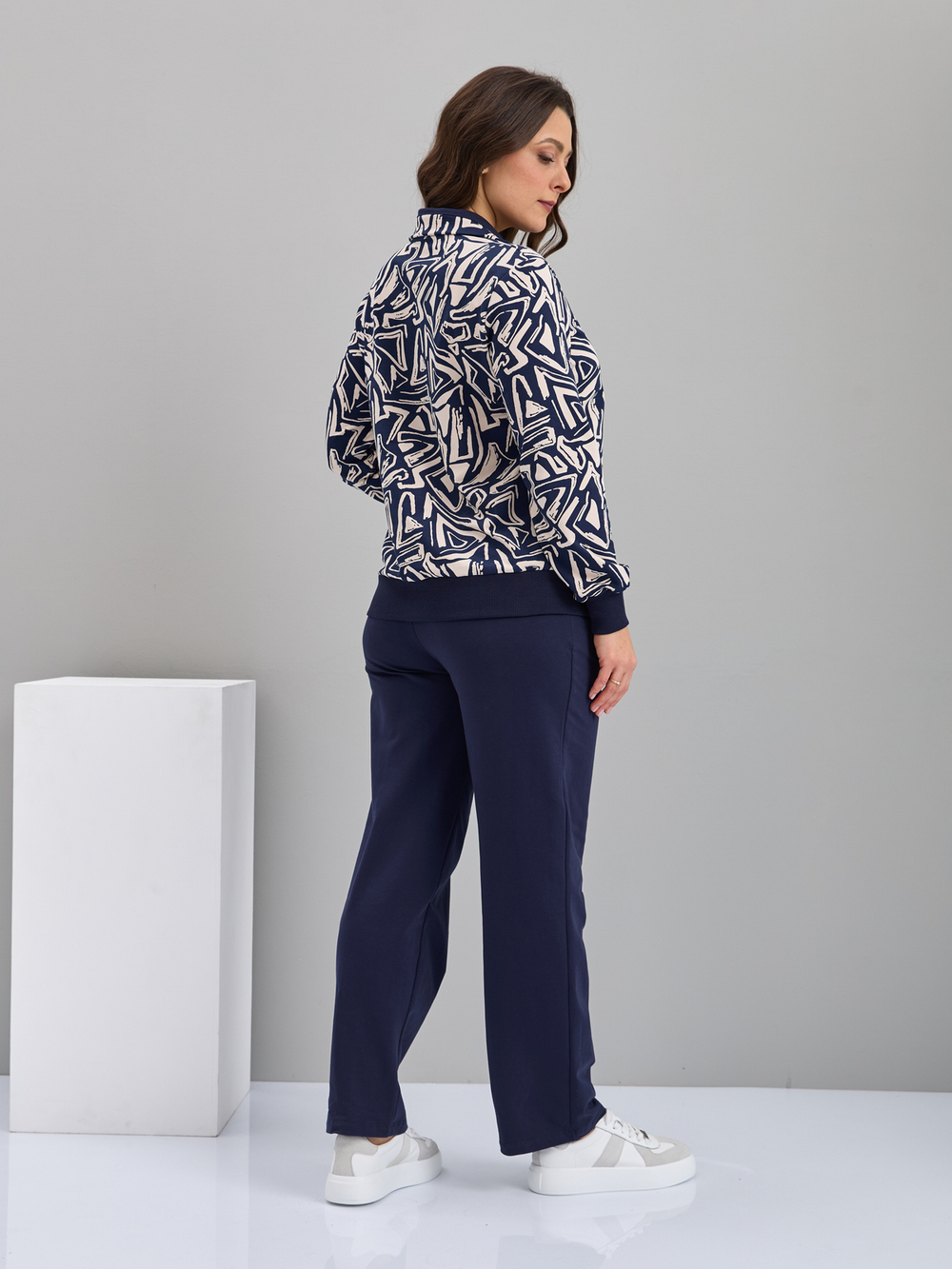 Костюм с брюками КБ-184/синий-треугольникиабстракция