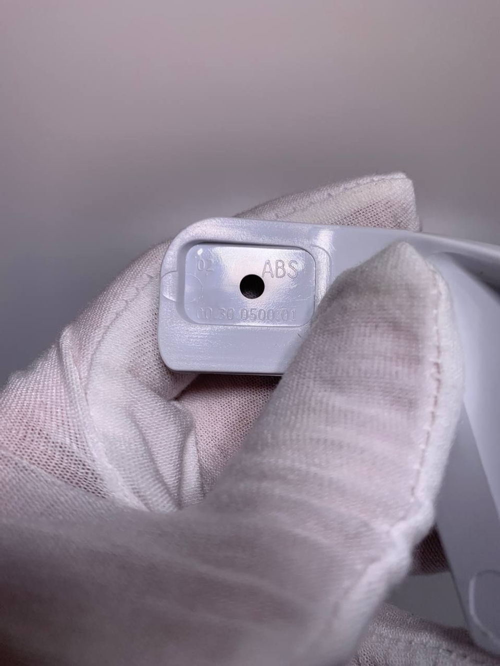 Ручки для холодильника Бирюса изогнутые цвет белый. комплект