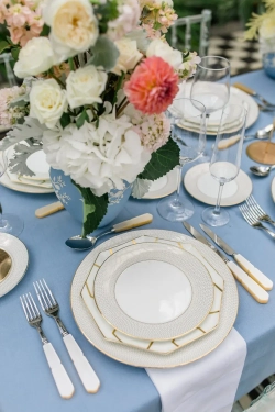 Wedgwood Тарелка Gio Gold 23 см восьмиугольная белая