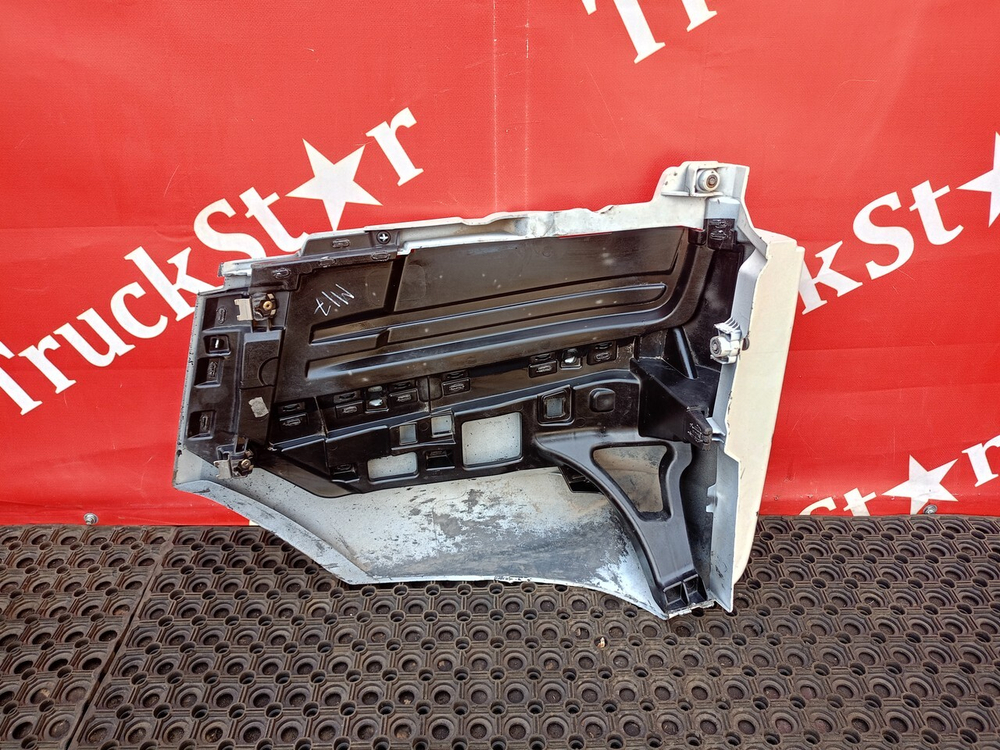 Накладка переднего бампера правая