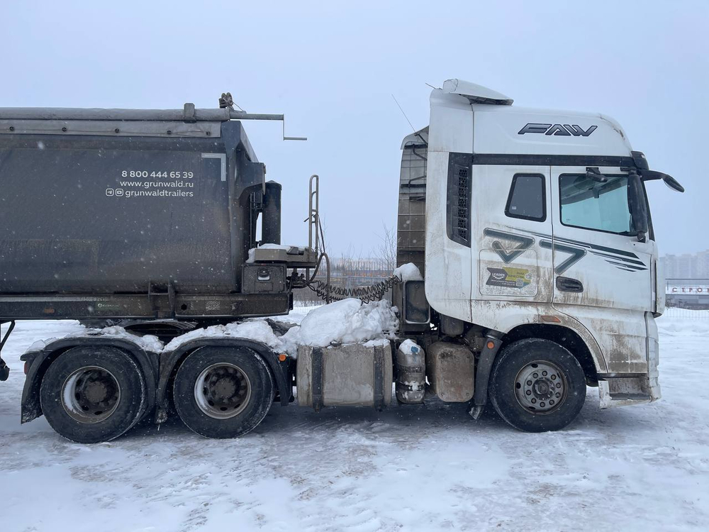 FAW J7 6x4 Седельный тягач CA4250P77K25T1E5 (Дизельный, 12.5 л, 553 л.с. АТ)