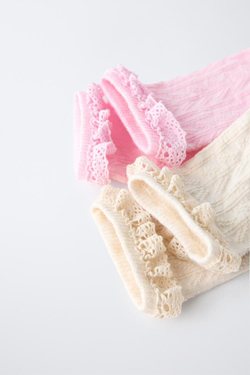 ZARA НАБОР ИЗ ДВУХ ПАР НОСКОВ С КРУЖЕВОМ, ЭКРЮ