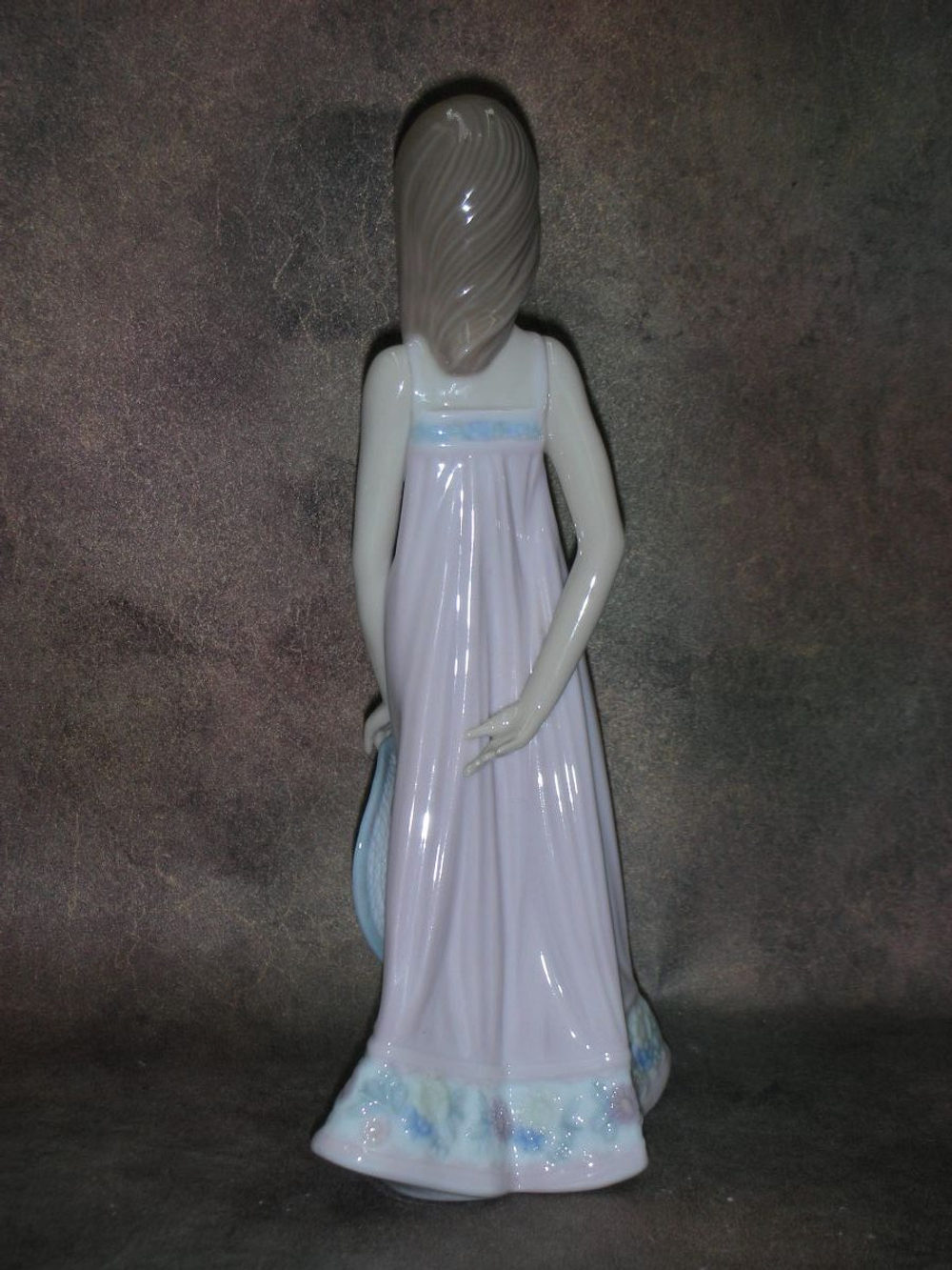 Статуэтка. Фарфор. Девушка Сара. Lladro. Испания