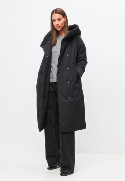 Пальто в минималистичном стиле