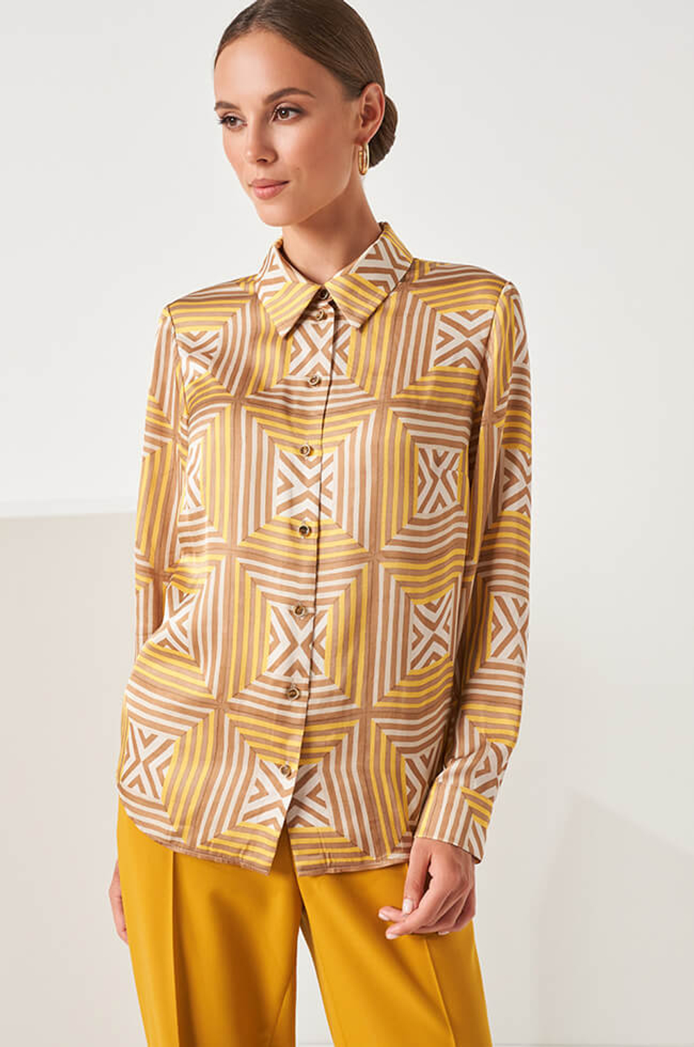 22818 Блузка женская (бежевый принт)