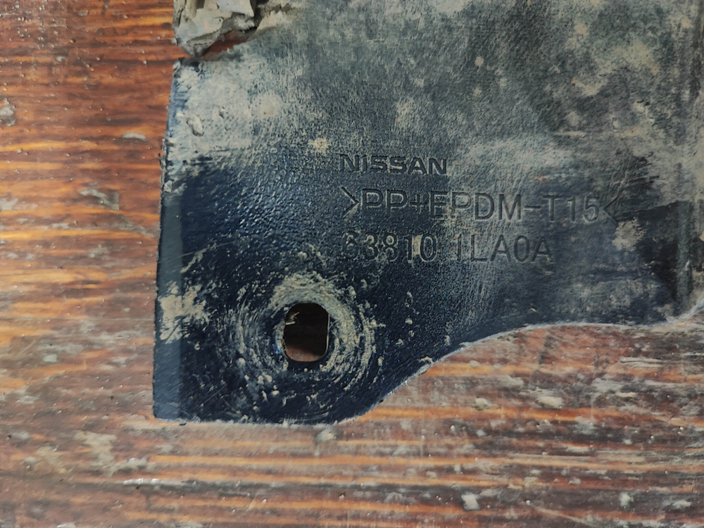 Накладка крыла переднего правого Infiniti QX80 17-24 Б/У Оригинал 638105ZA2C