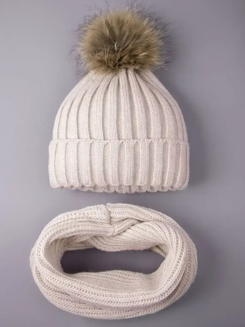 Шапка зимняя для девочки с помпоном и снуд