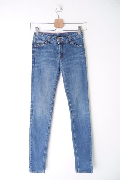 Модные джинсы трубы: кому подходят, виды, цвета, с чем носить