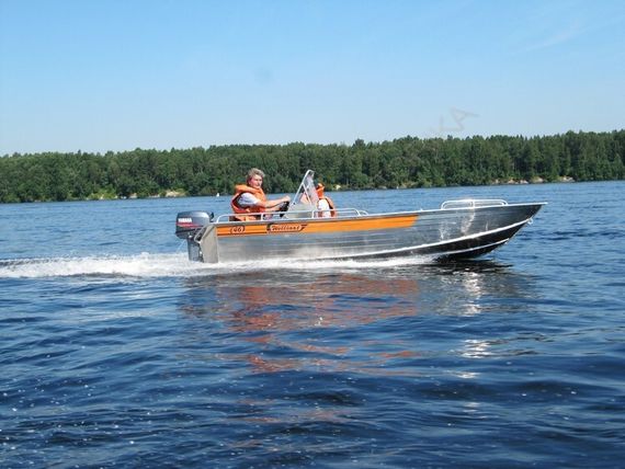 Алюминиевая лодка Wellboat 46 консоль