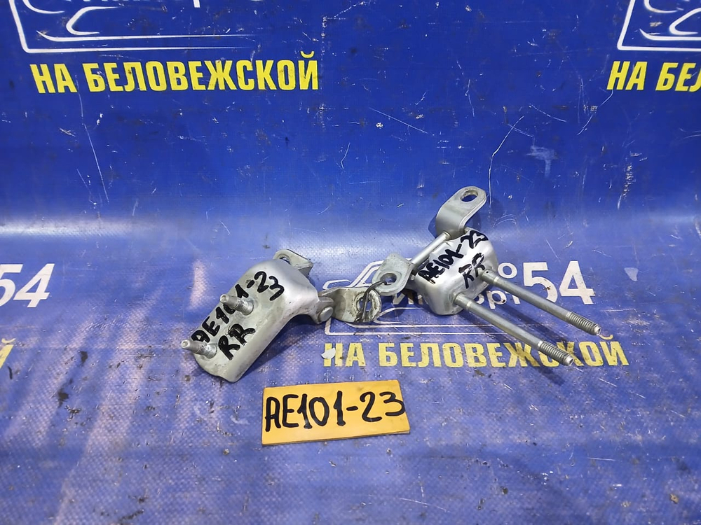 Петля двери задней правой TOYOTA CERES 1992