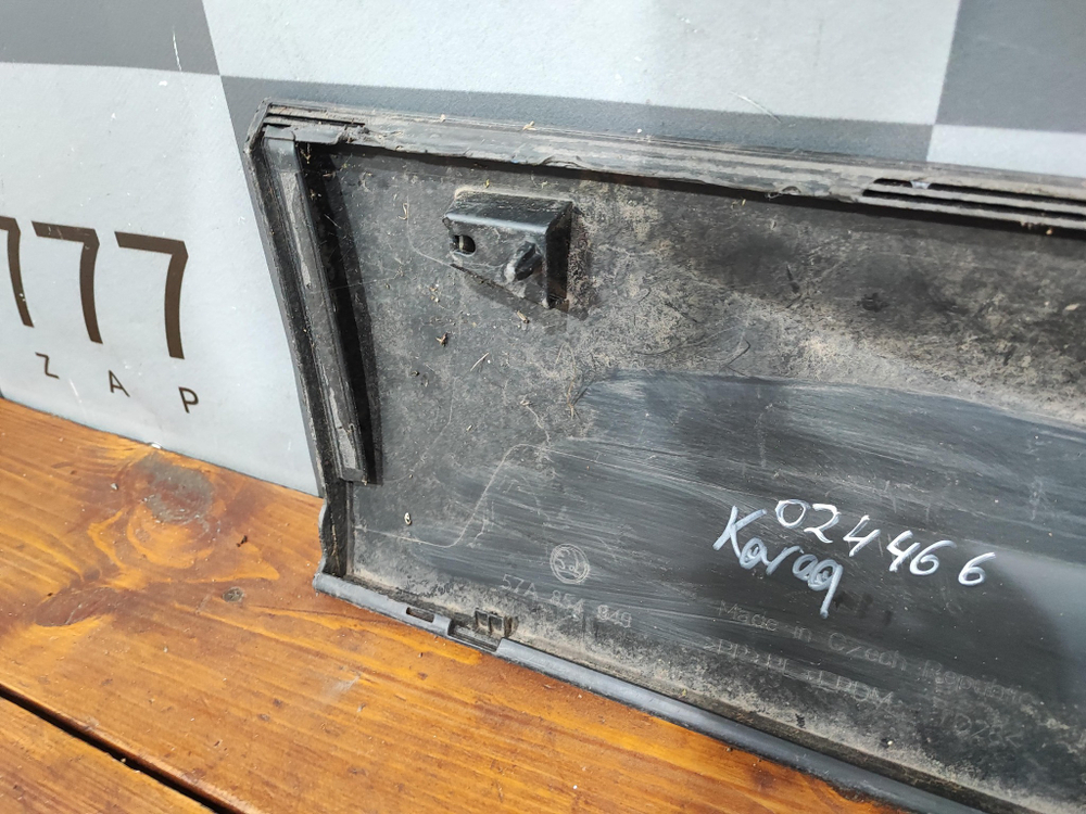 Накладка двери задней левой Skoda Karoq 17-нв Б/У Оригинал 57A854949