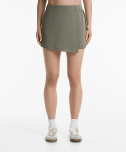 Oysho Юбка-шорты из мягкого модала с пряжкой, средний хаки