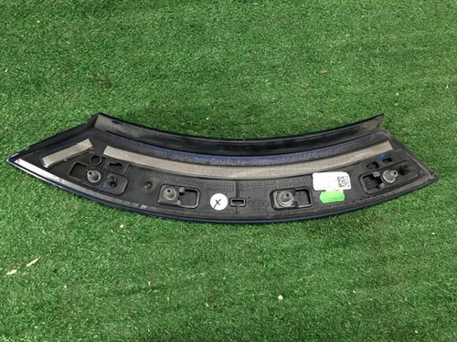 Накладка двери задняя правая Audi E-tron (18-23)