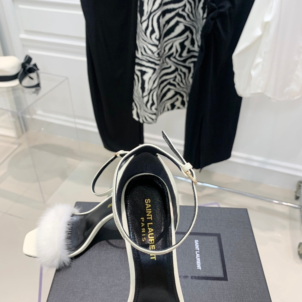 Saint Laurent Pumps