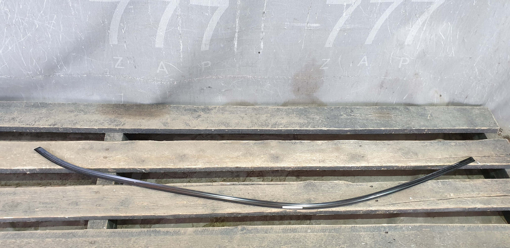 Молдинг двери передней левой Mercedes GLS (X166) 12-19 Б/У Оригинал A1667250182