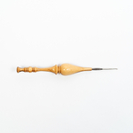 Железный крючок для вязания с деревянной ручкой из рябиной размером 1.7 мм. K135