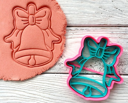 Вырубка колокольчик с бантом 03 9см