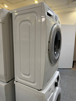 Стиральная машина Samsung WF60F4E4W2W б/у фронтальная 6 кг до 1200 об/мин