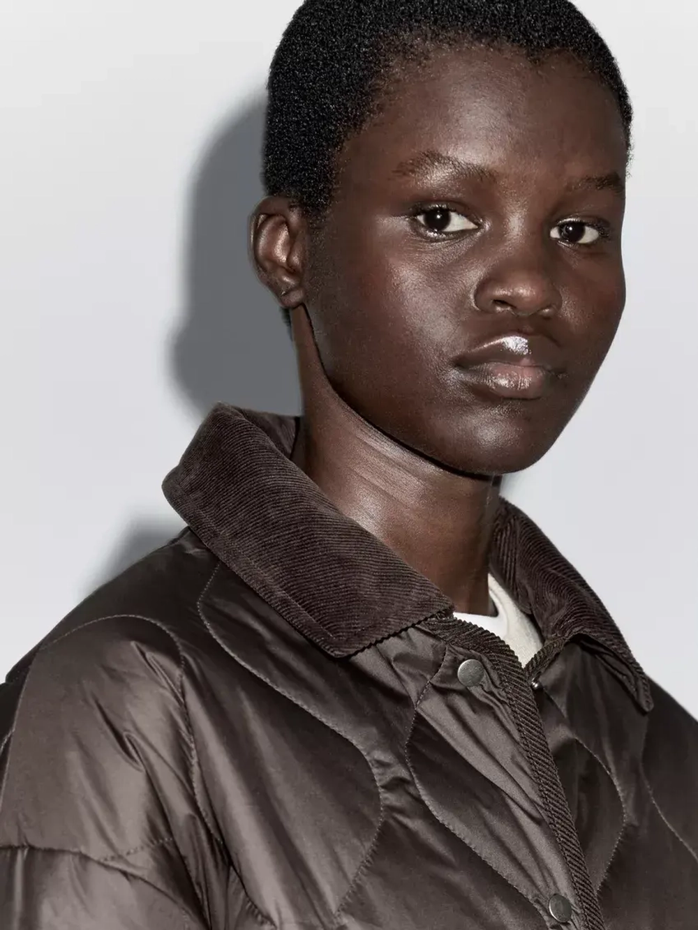 Massimo Dutti Непромокаемый пуховик с вельветовой деталью, бургунди