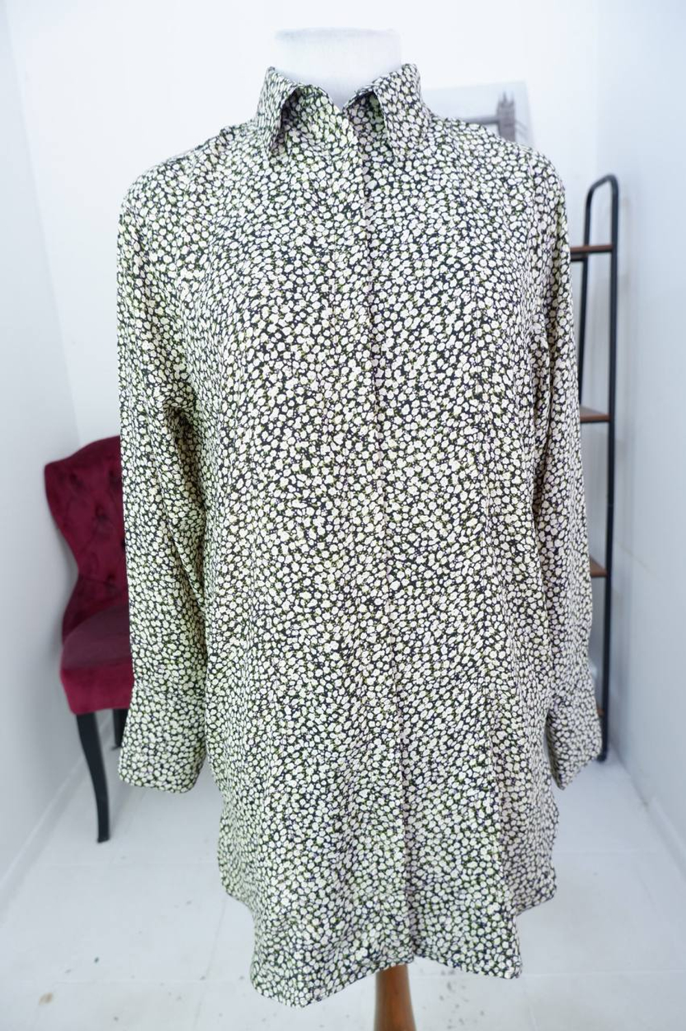 Платье H&M лаконичное и пестрое 44 размер