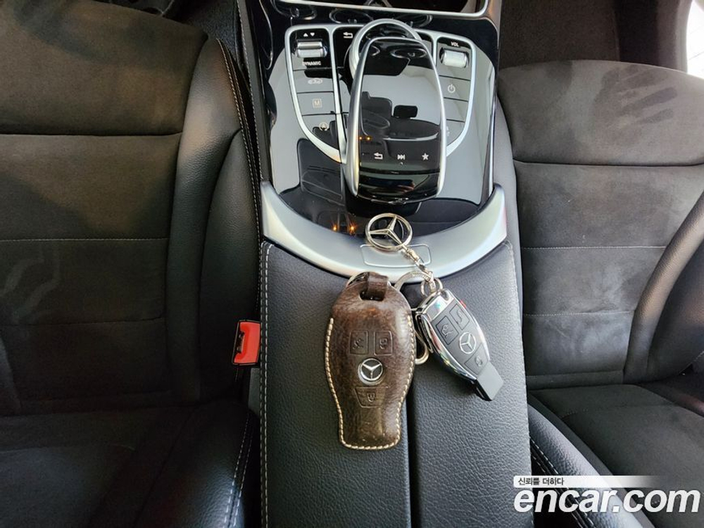Mercedes-Benz GLC-Class X253 GLC300 4MATIC AMG Line (12.2019)