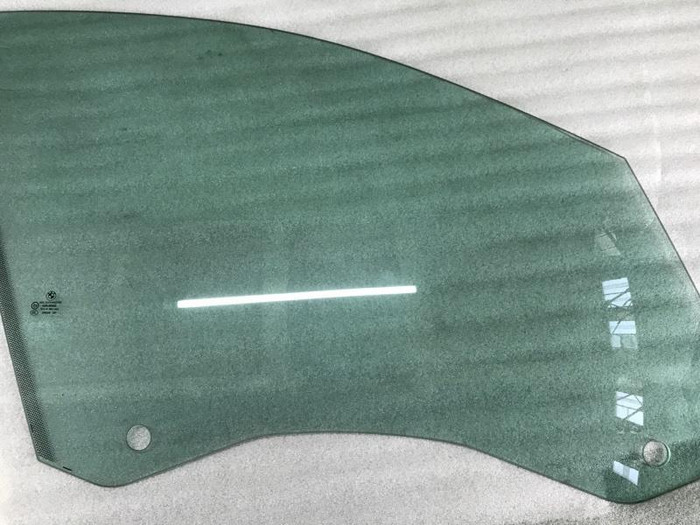 Стекло двери переднее правое BMW 5er F07 (2009-2017)