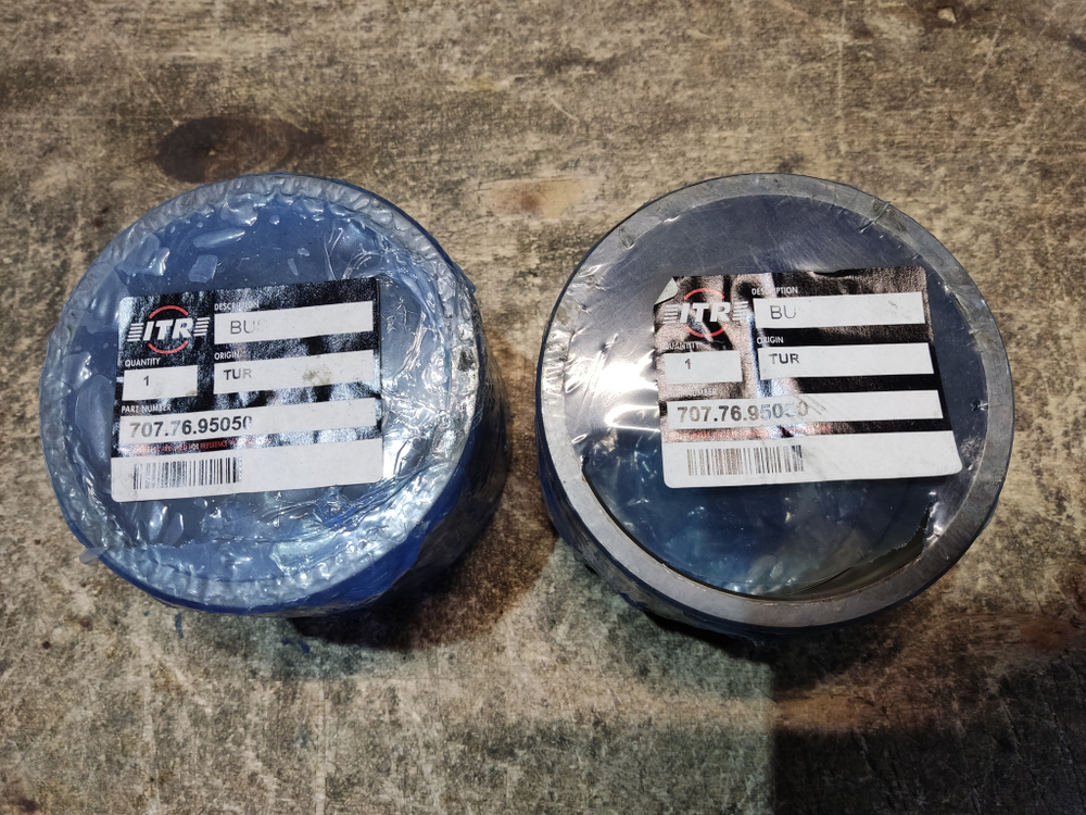 Втулка 707-76-95050