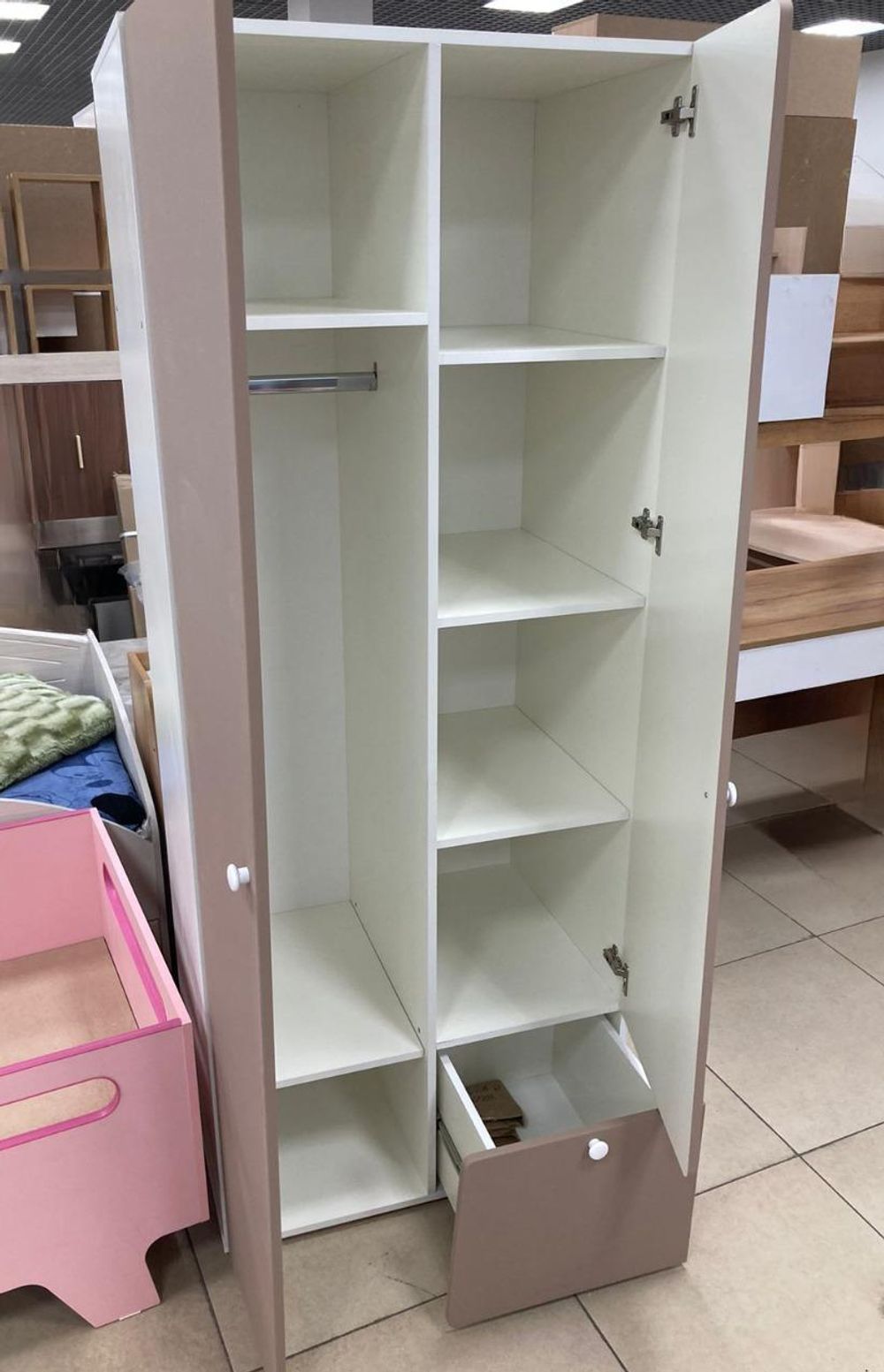 Шкаф 2-х дверный с ящиком Диагональ МДФ белый/капучино