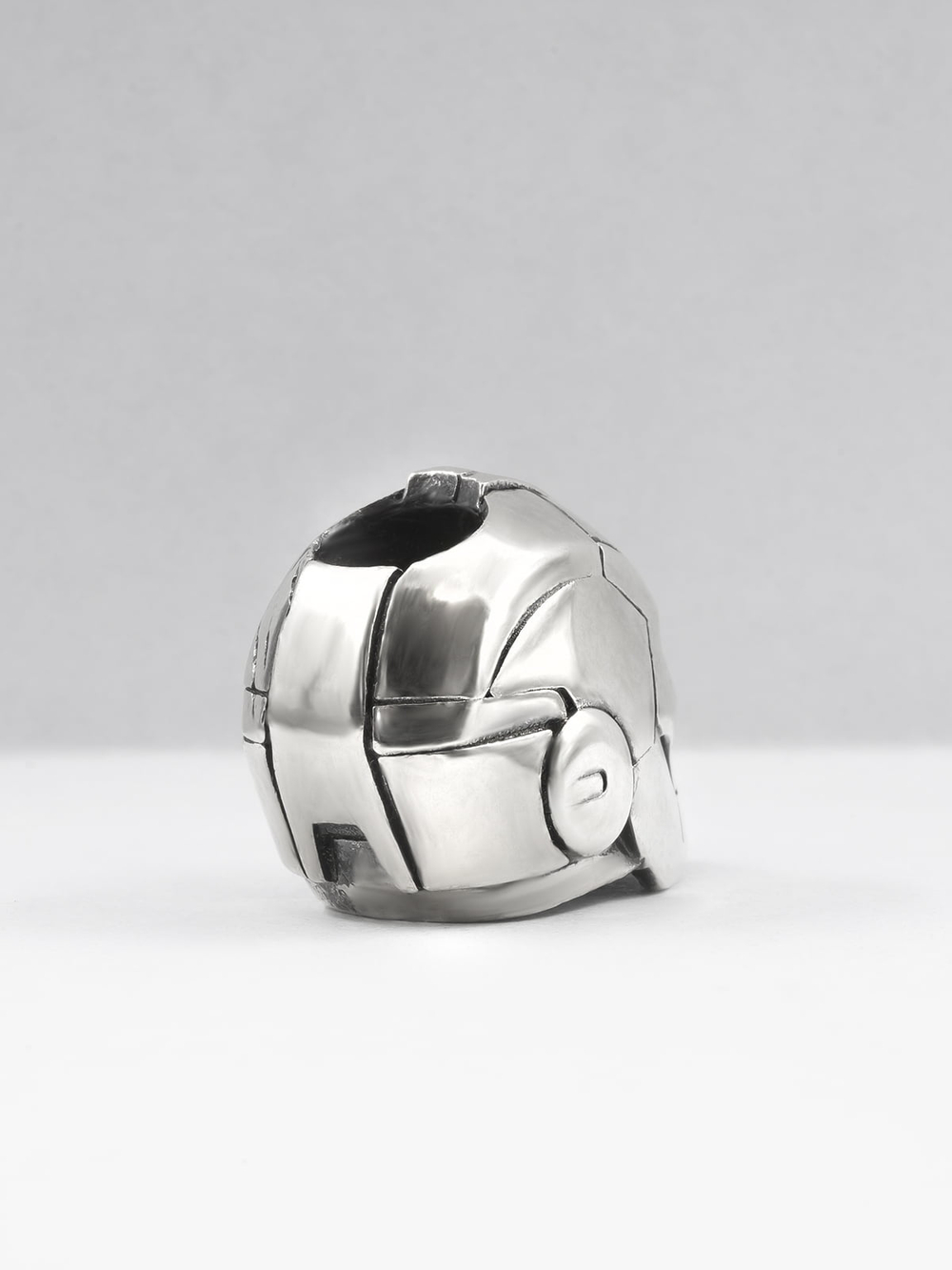 Шарм-бусина Шлем Тони из серебра