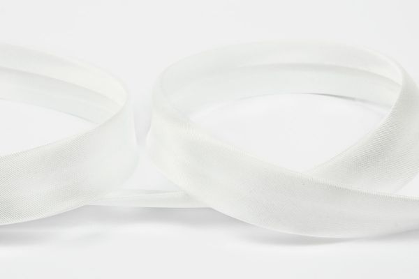 Косая бейка атласная 18 мм / 132±1 метра, белый 001, Gamma GK-18P