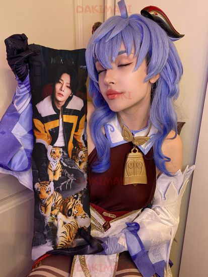 Мини дакимакура Чонин из Стрей Кидс арт. M1117, 60х20 см