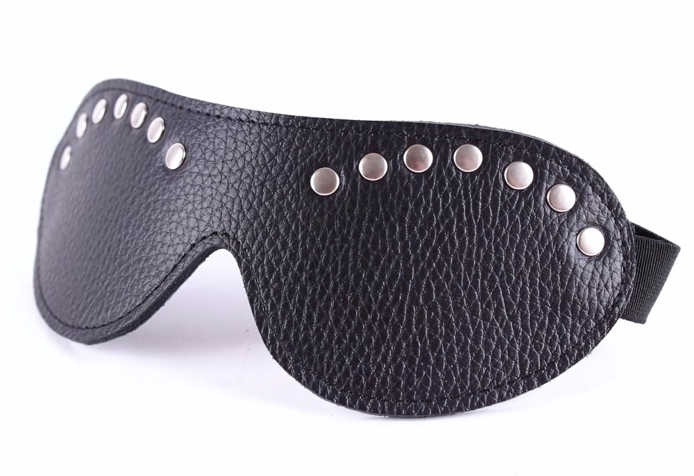 Черная кожаная маска с декором (Цвет: черный)