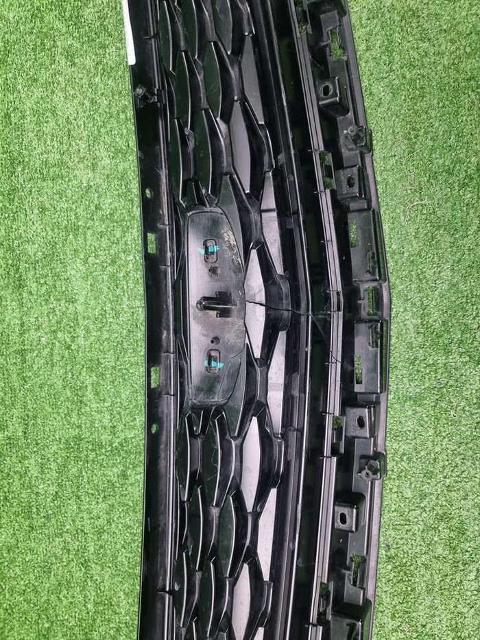 Решетка радиатора Geely Tugella (2022-н.в.)