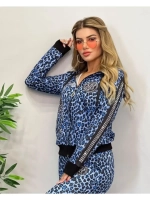 Костюмы