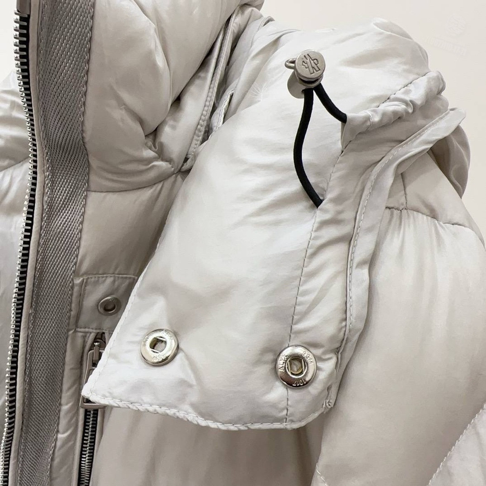 Пуховик Moncler