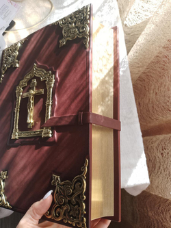 "Библия большая в миниатюрах Палеха" Книга в кожаном переплете с литьем