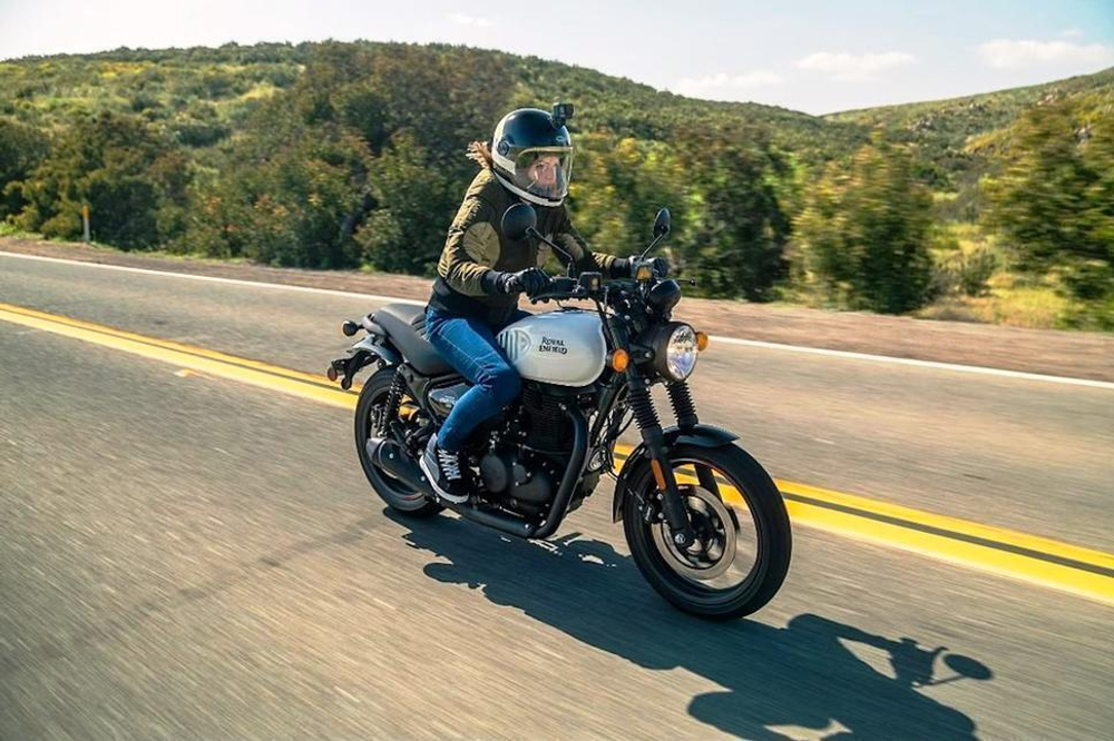 Royal Enfield Hunter 350 Dapper White