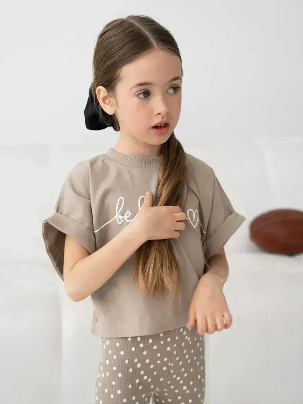 Костюм для девочки летний футболка и леггинсы