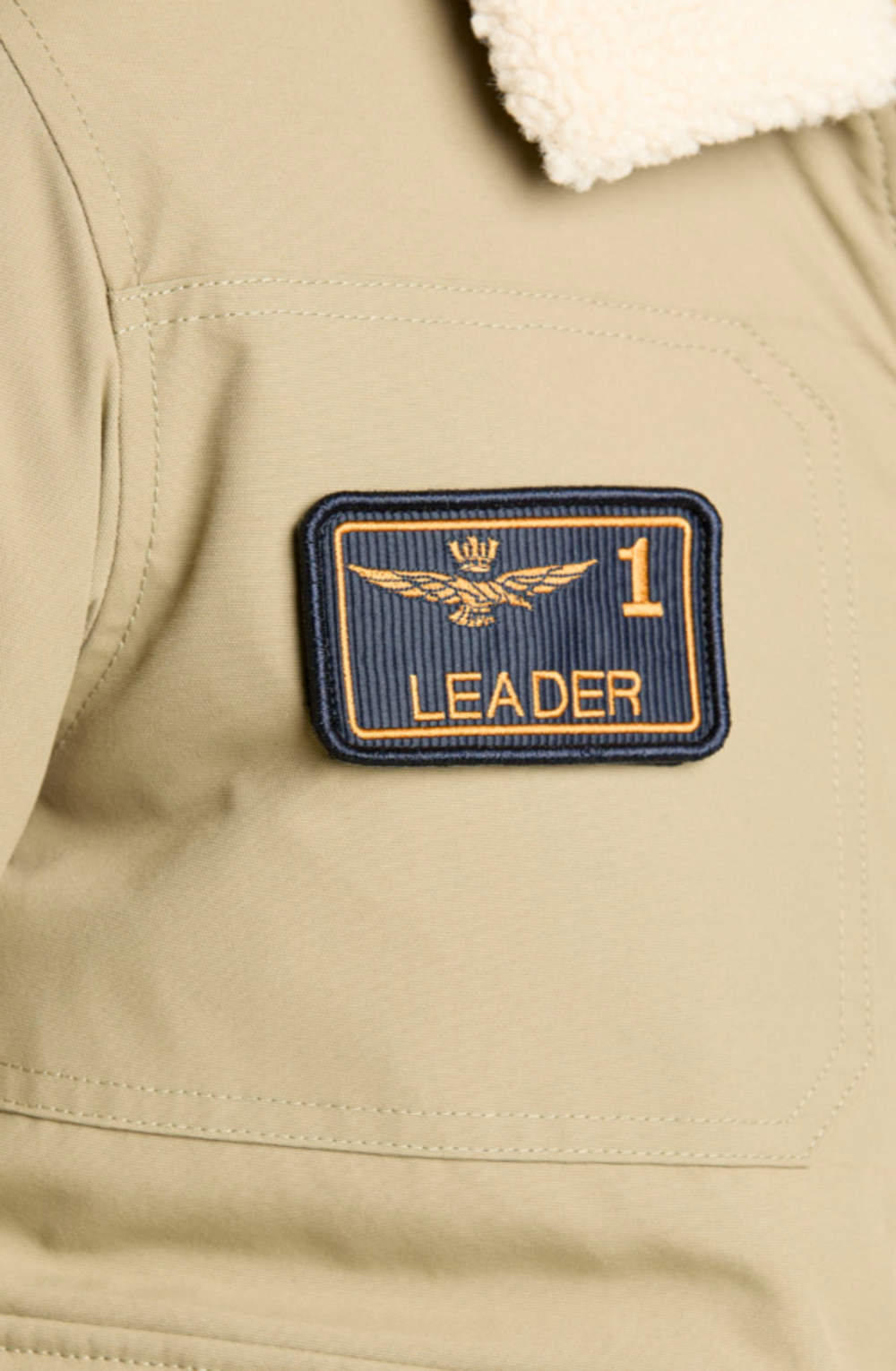 Куртка со съемным воротником