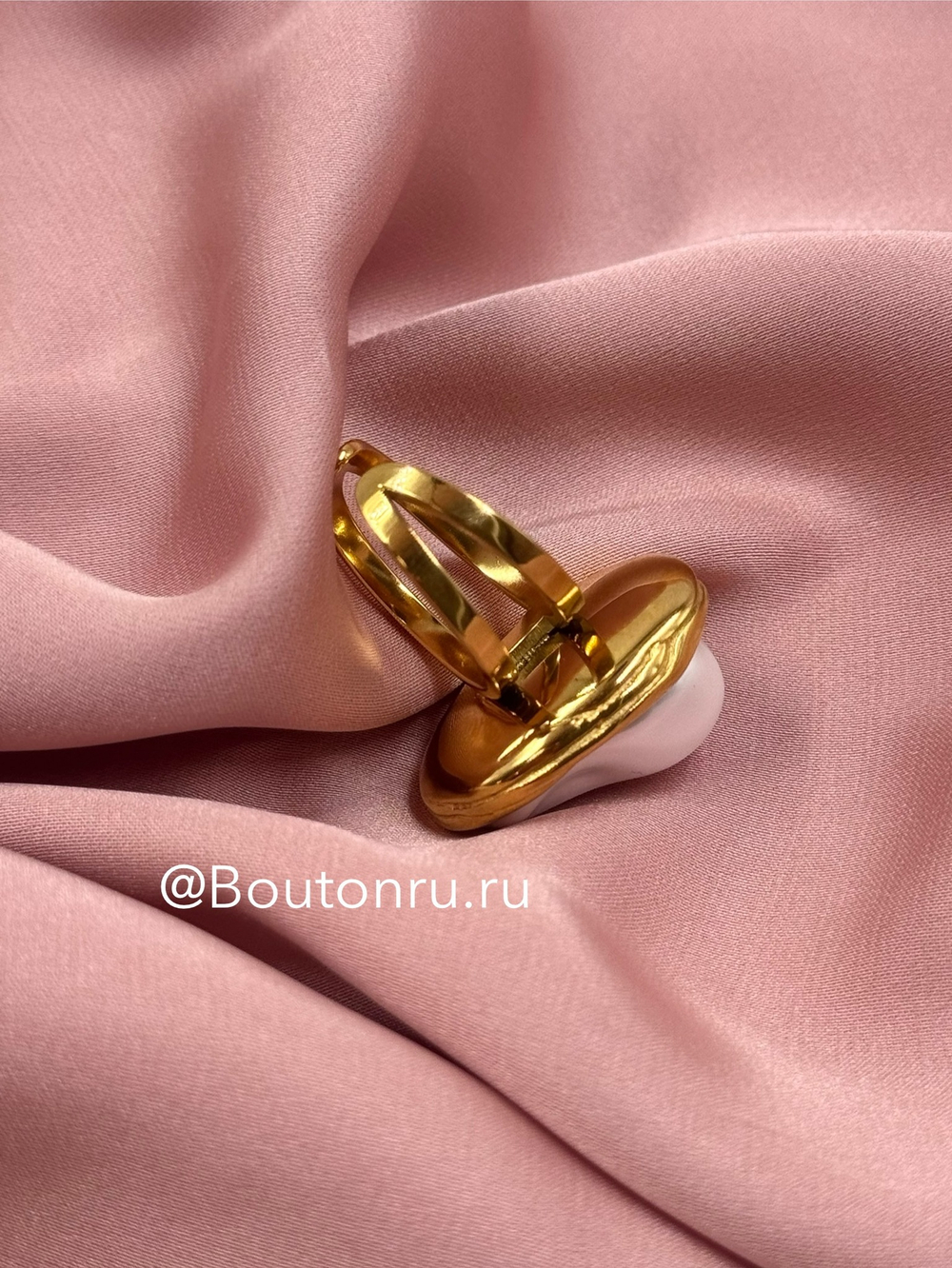 Кольцо золотистое с крупным жемчугом