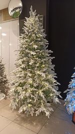 Заснеженная ель с гирляндой «Россо» теплый свет (Литая+пвх) 120 см / 1,2 м