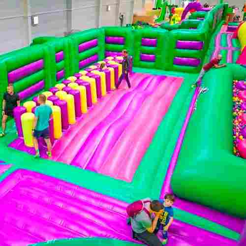 Надувной парк "Поле чудес"