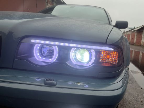 Передние фары 3D Angel Eyes для BMW 7 E38 (94-01) черные
