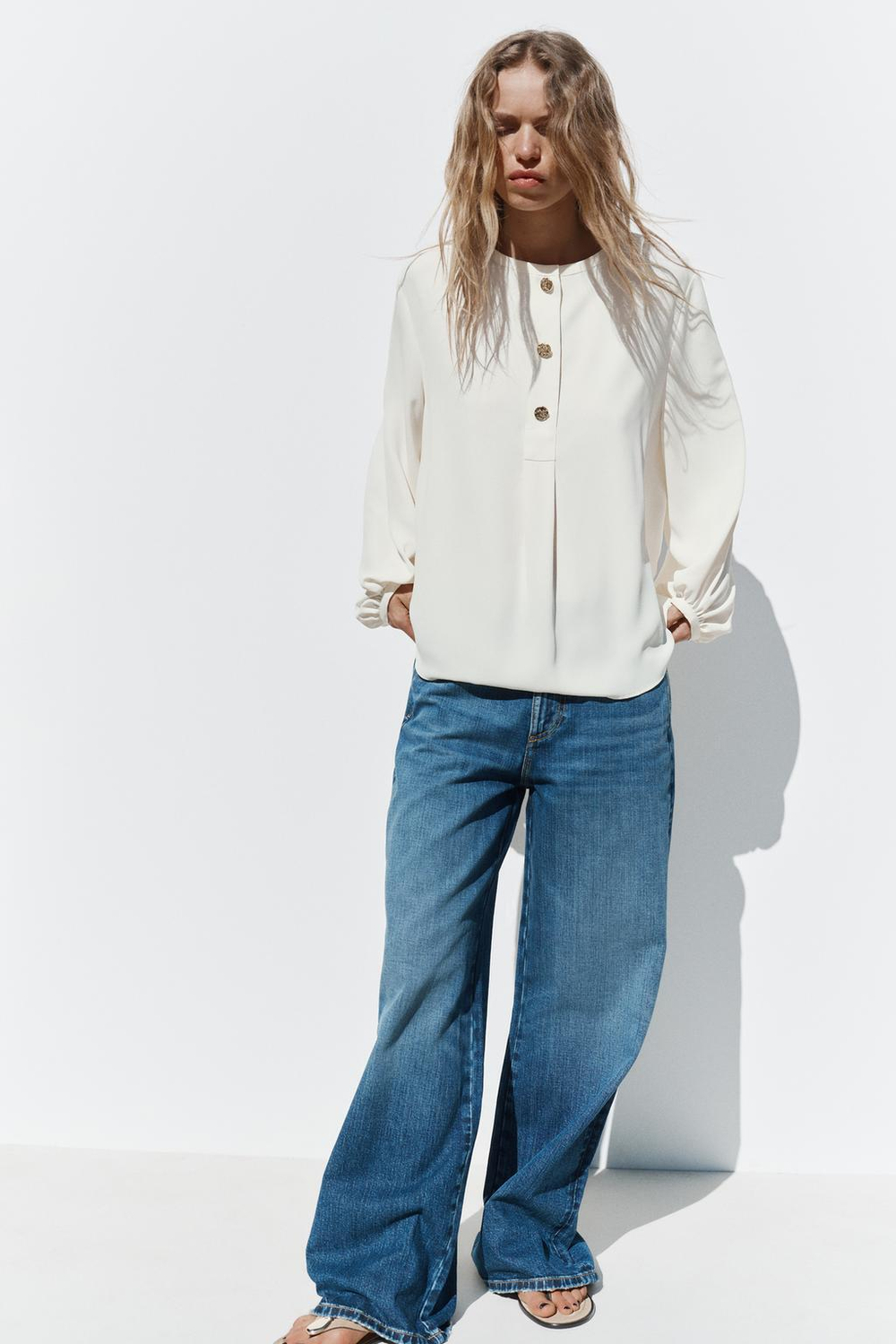 ZARA СТРУЯЩАЯСЯ БЛУЗА ИЗ КРЕПА, ЭКРЮ